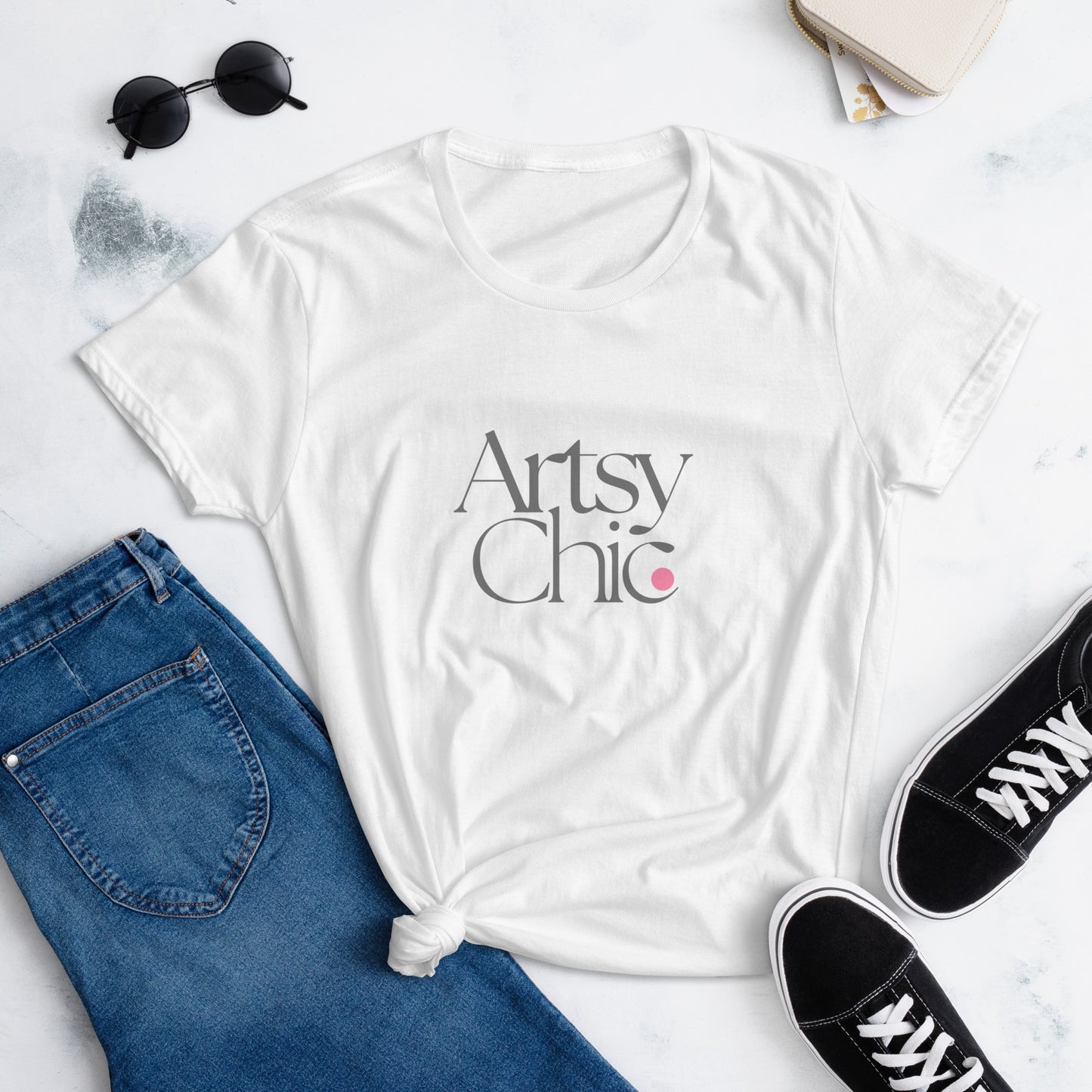 ARTSY CHIC Women's Fashion Fit T-shirt